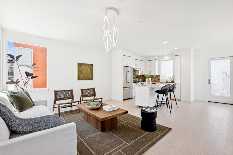 Building Photo - 100 Avocet Way