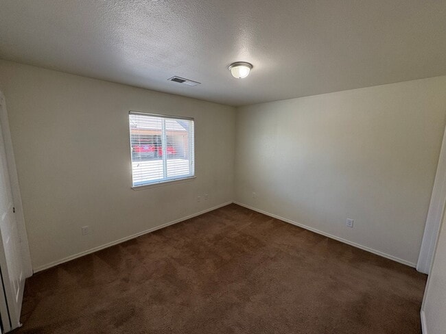Building Photo - Charming apartment home located on Bella Oaks Drive! Available Now!