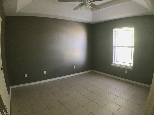Building Photo - 2 br, 2.5 bath Townhome - 1206 W Fig Ave 2...