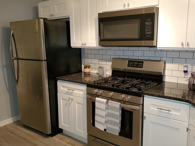 Remodelled kitchen - 1615 E Eyre St