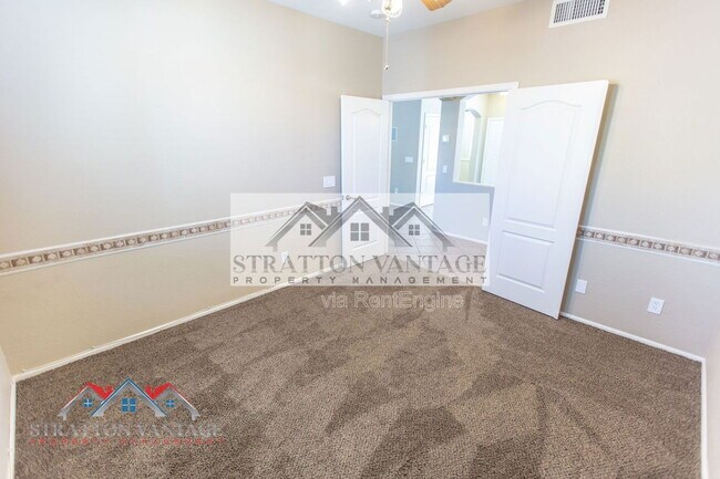 Building Photo - 4808 W Allen St