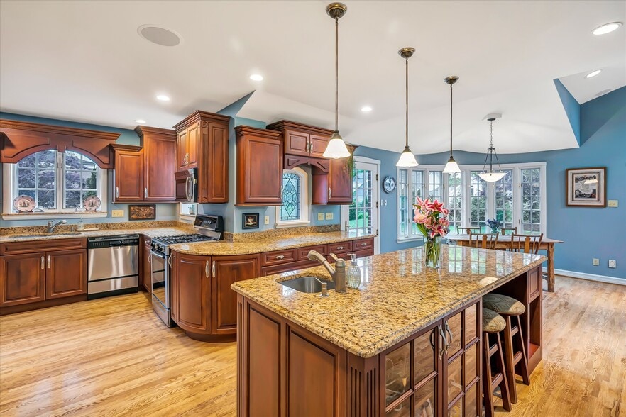 Building Photo - 15 Brazillian Ct