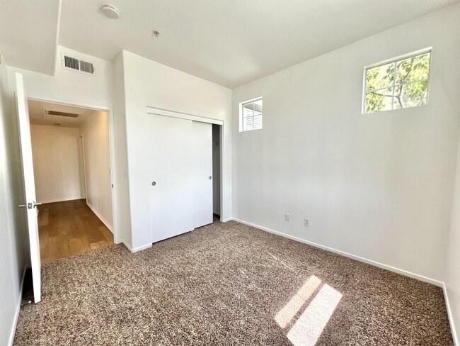 Building Photo - 1388 Challis Pl