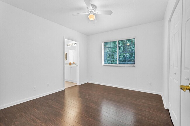 Building Photo - 1427 NW 34th Way