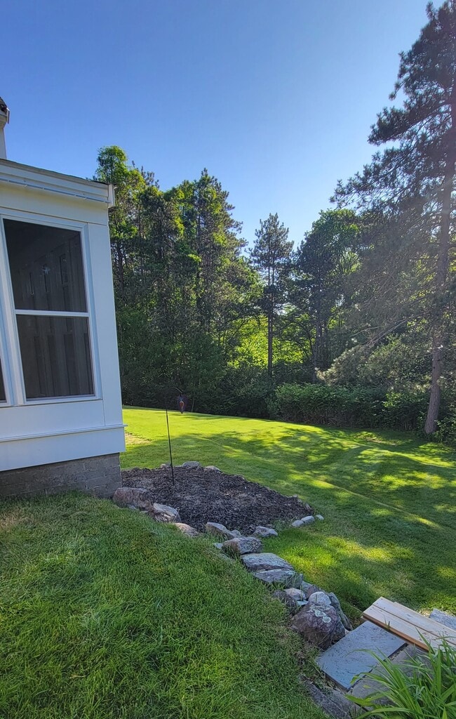 Building Photo - 45 Elm St