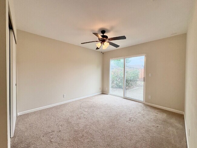 Building Photo - Spacious 3 Bedroom Gilroy Home with AC  & Attached Garage