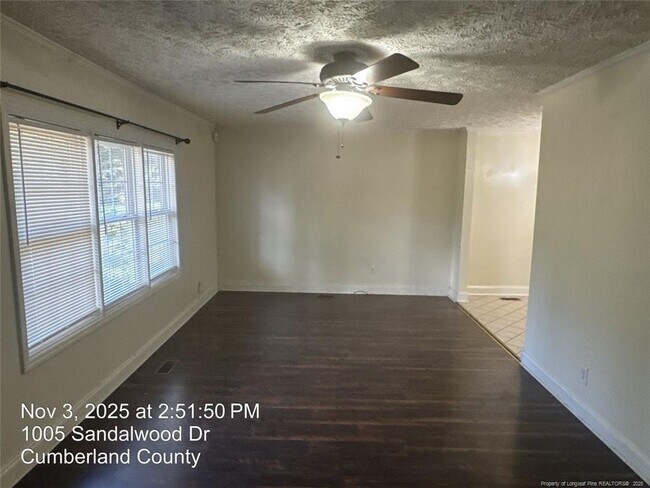 Building Photo - 1005 Sandalwood Dr