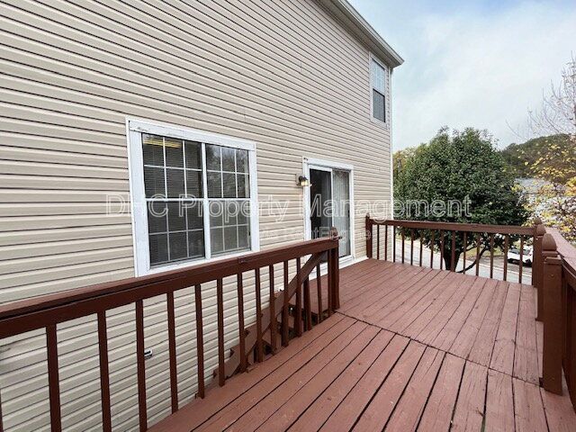Building Photo - 1183 Red Oak Cove