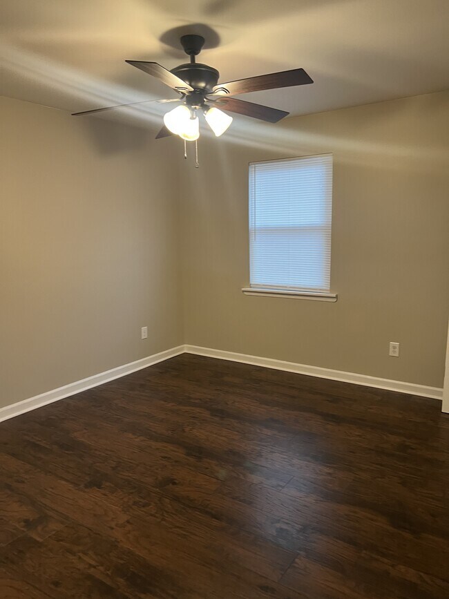 Building Photo - 4815 Frontage Rd NW