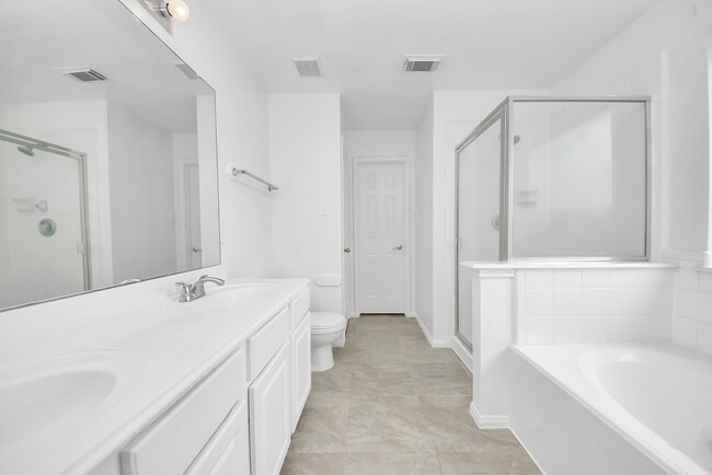 Building Photo - 7238 Foxshadows Ln