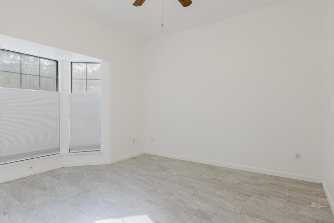 Building Photo - 14509 Crystal Ct