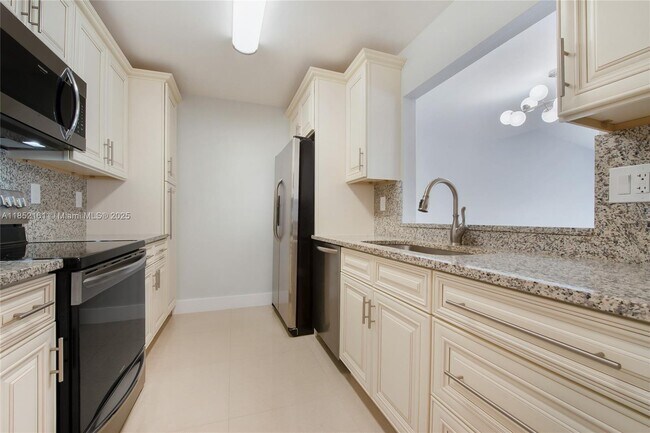 Building Photo - 7424 SW 106th Pl