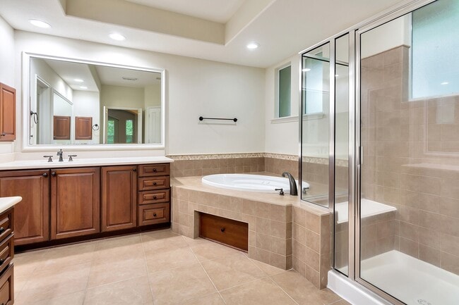 Building Photo - 31 Middle Gate Pl