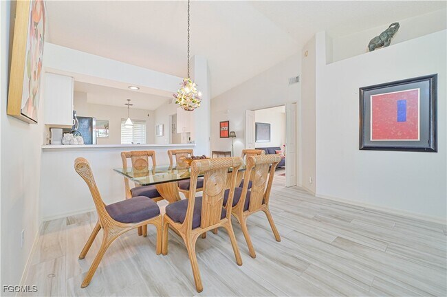 Building Photo - 915 New Waterford Dr