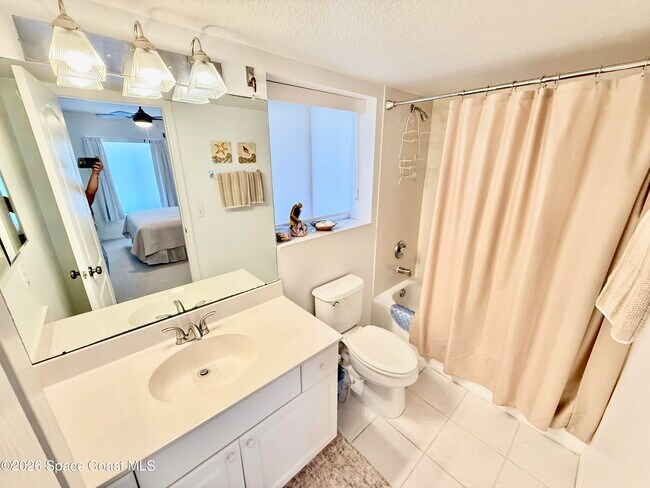 Building Photo - 425 Buchanan Ave