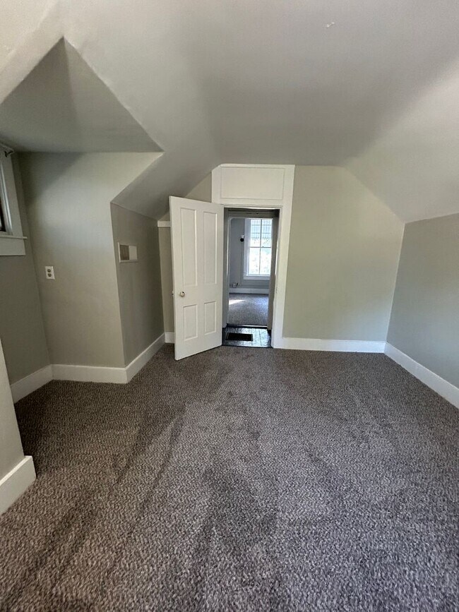 Building Photo - RENT SPECIAL: HALF OFF THE DEPOSIT IF LEAS...