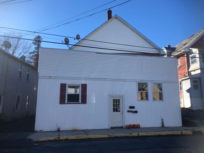 Primary Photo - 150 Garibaldi Ave