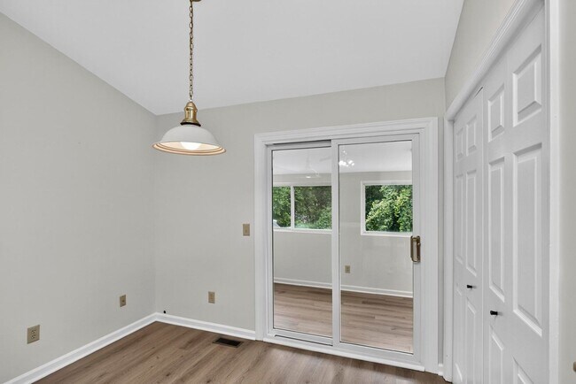 Building Photo - 137 Pepper Ridge Cir
