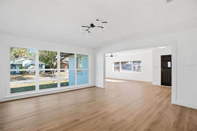 Building Photo - 2812 N Munro St