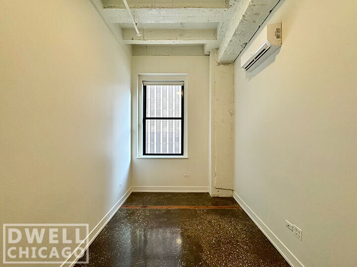 Building Photo - 20 E Adams St