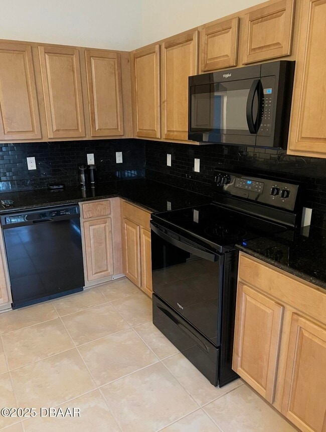 Building Photo - 2 Sebastian Ct