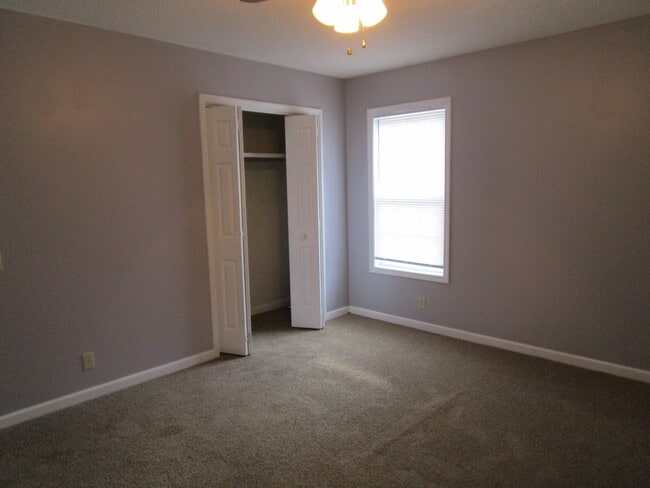 Building Photo - 1030 Nottingham Dr