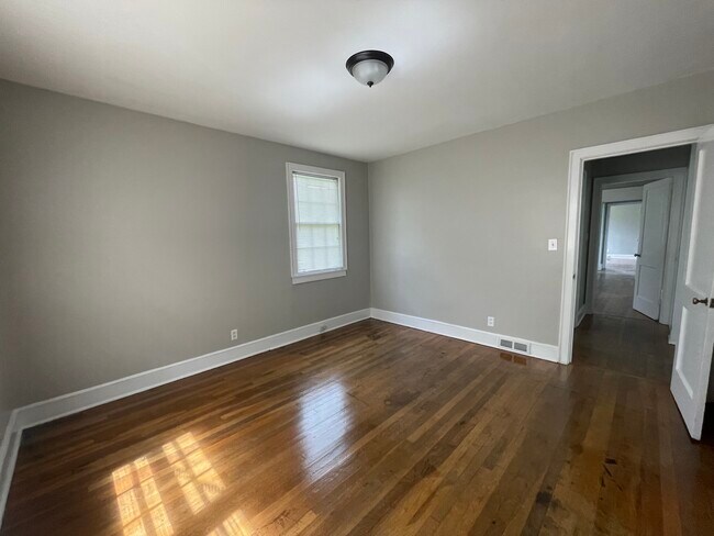 Building Photo - 5411 Garners Ferry Rd