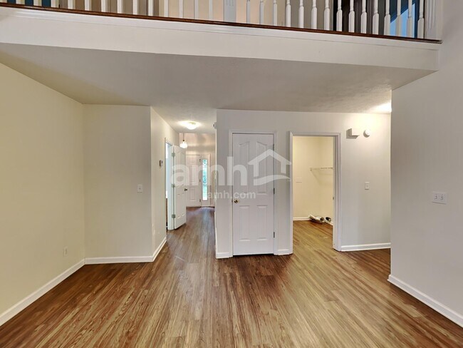 Building Photo - 302 Alexis Dr