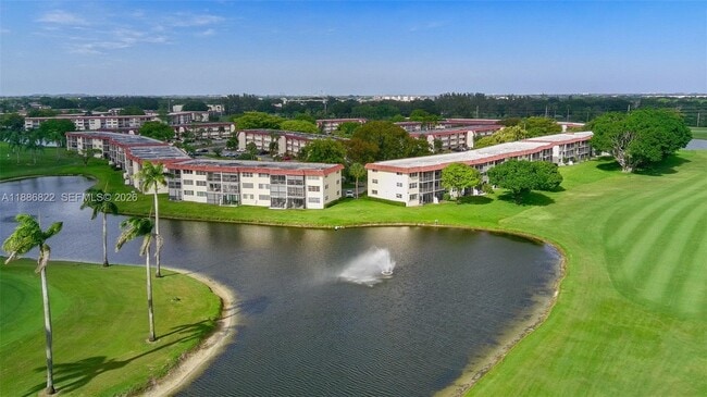 Building Photo - 9820 S Hollybrook Lake Dr
