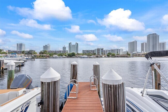 Building Photo - 600 Three Islands Boulevard