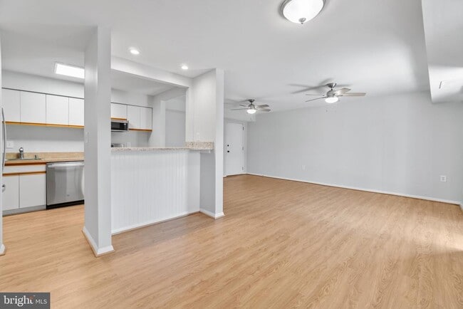 Building Photo - 208 Victor Pkwy