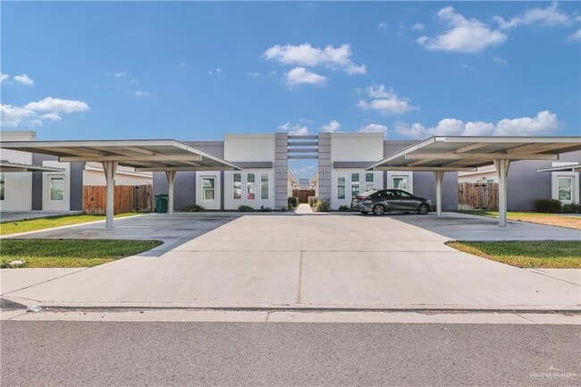 Primary Photo - 16 S Dahlia St