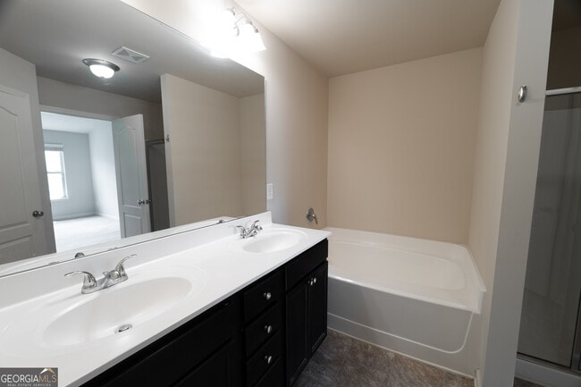 Building Photo - 3511 Brockenhurst Dr