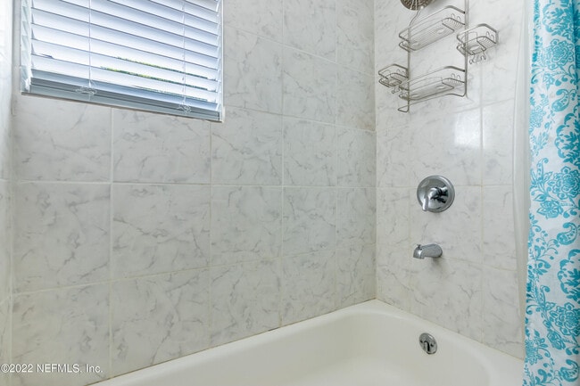 Building Photo - 3323 Rosselle St
