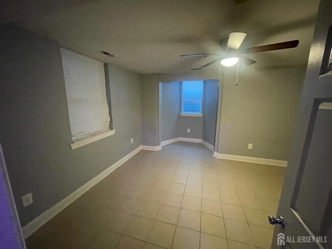 Building Photo - 161 George St