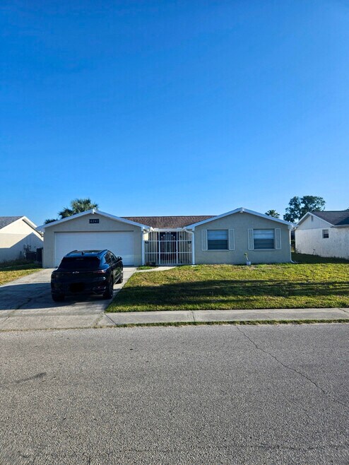 Building Photo - 6241 Westport Dr
