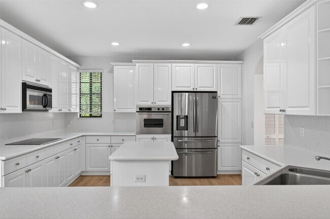 Building Photo - 2678 Center Ct Dr