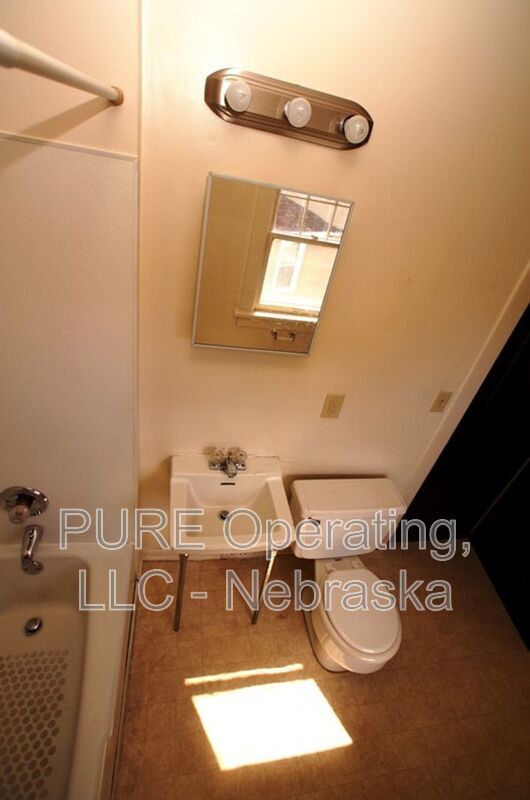 Building Photo - 1474 Spencer St