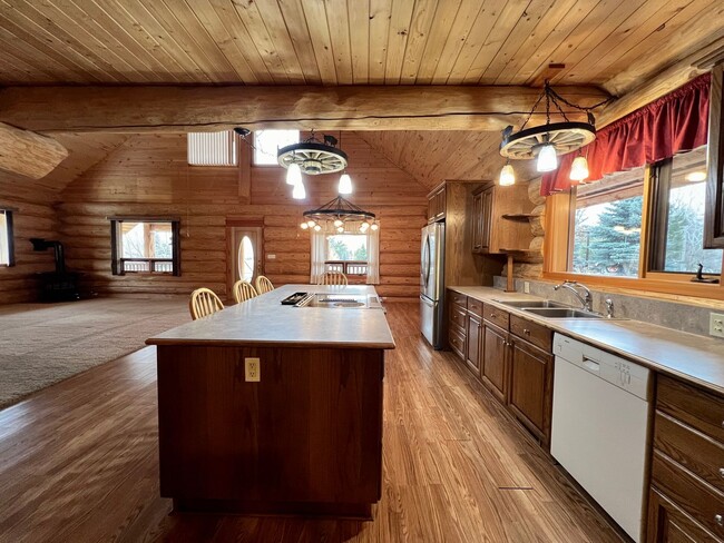 Building Photo - Enchanting Log Home for Lease