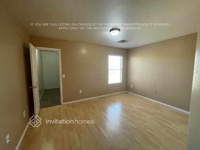 Building Photo - 1323 S 121st Ln