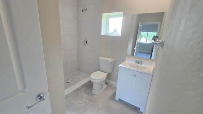 Building Photo - 4957 Serafica Dr