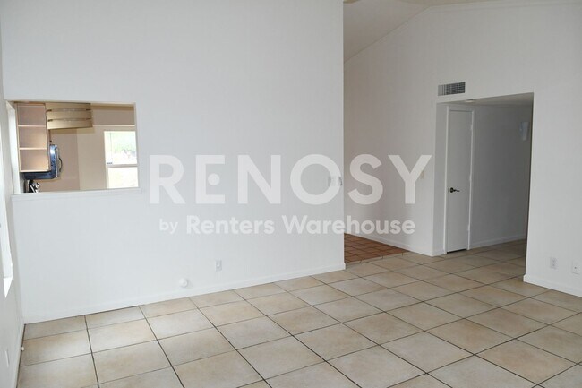 Building Photo - 938 N Evergreen Cir