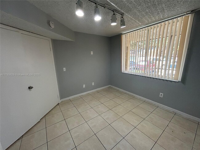 Building Photo - 4015 W McNab Rd