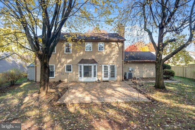 Building Photo - 2621 John Milton Dr