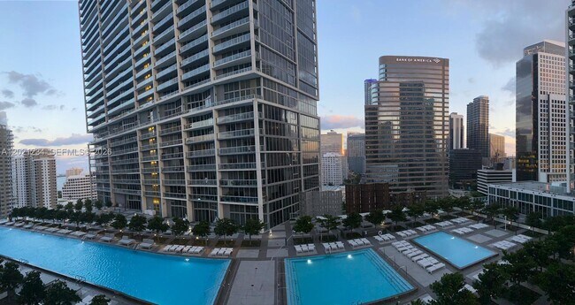 Building Photo - 475 Brickell Ave