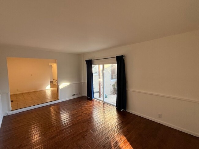 Building Photo - 3-Bedroom, 3-Bathroom Richmond Home Availa...