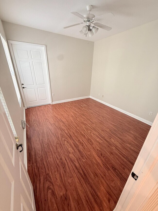 Building Photo - 708 NW 83rd Pl