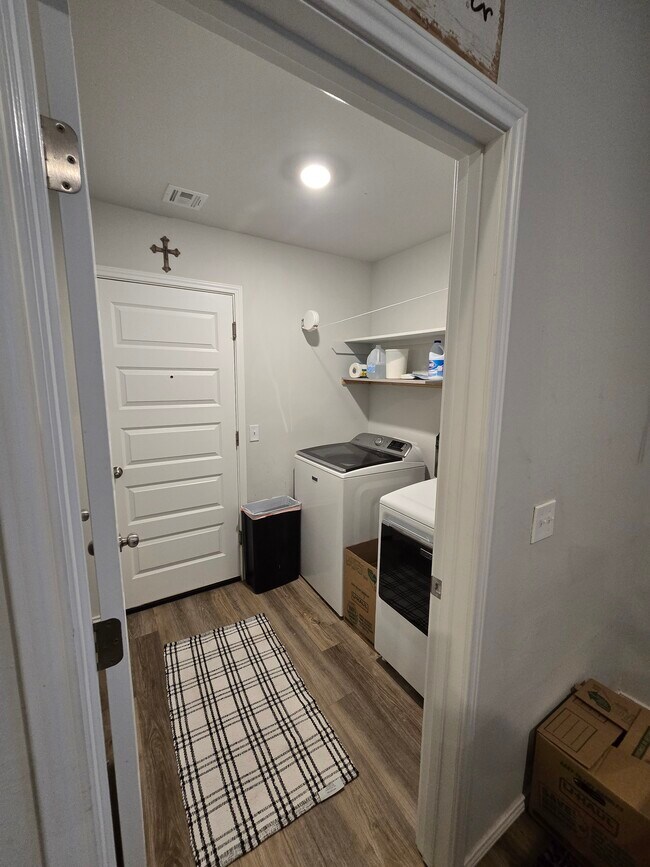 Building Photo - 1401 Madison Ave