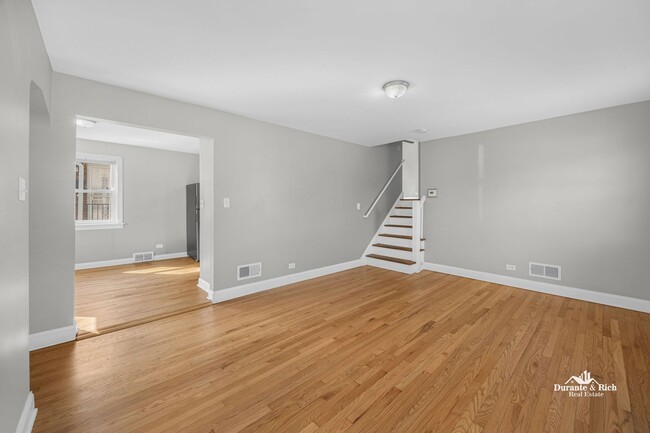 Building Photo - Perfect Single Family Home in Evergreen Park