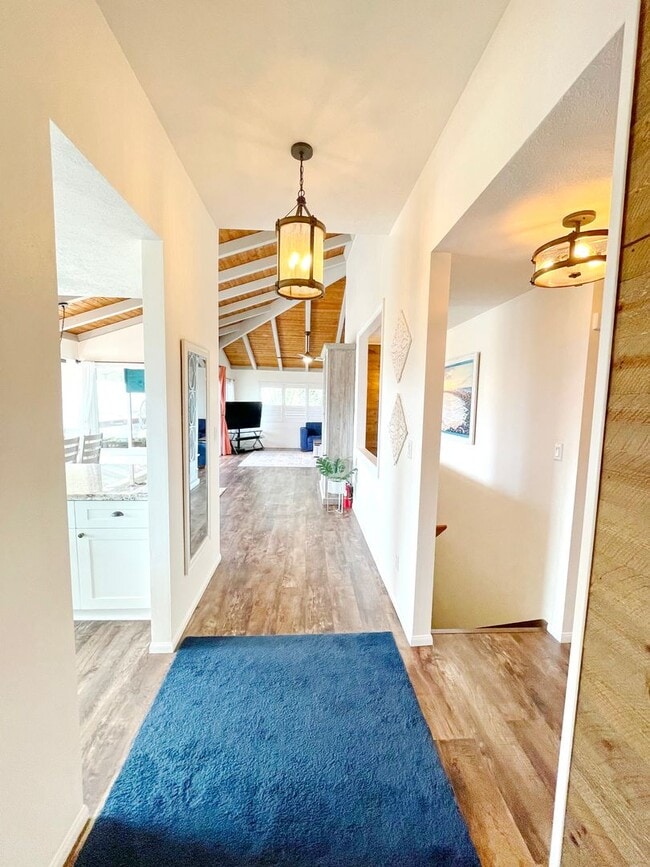 Building Photo - Wailuku Heights Executive Style 3Bed/2Bath Furnished Upstairs Home - Pool w/ cabanas - Most Utili...